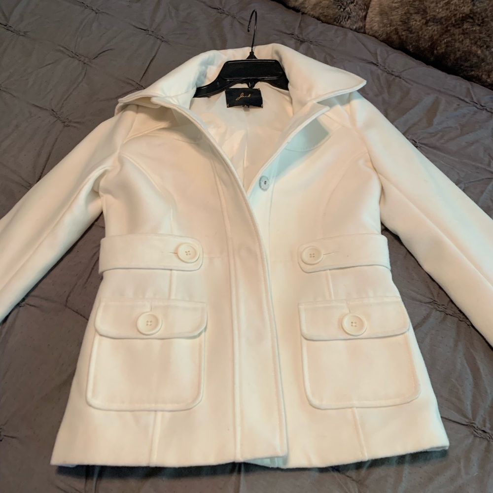 White peak coat